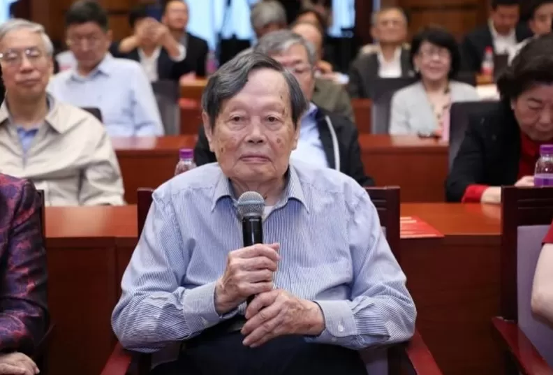13岁立志拿诺贝尔奖！35岁时杨振宁的童真“狂言”成现实-第10张图片-