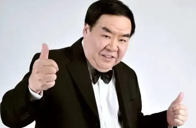 74岁香港影帝郑则仕多次被传去世，最新回应-第2张图片-