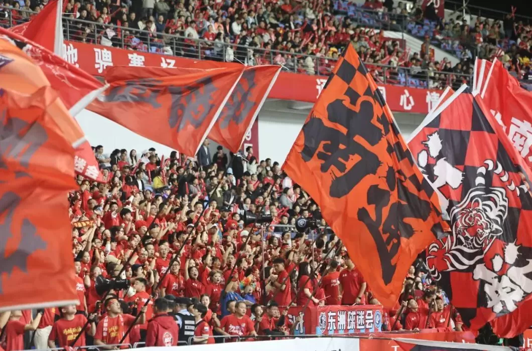 我们热爱的是那支赢球的南通队，更是那支拼搏的南通队-第3张图片-