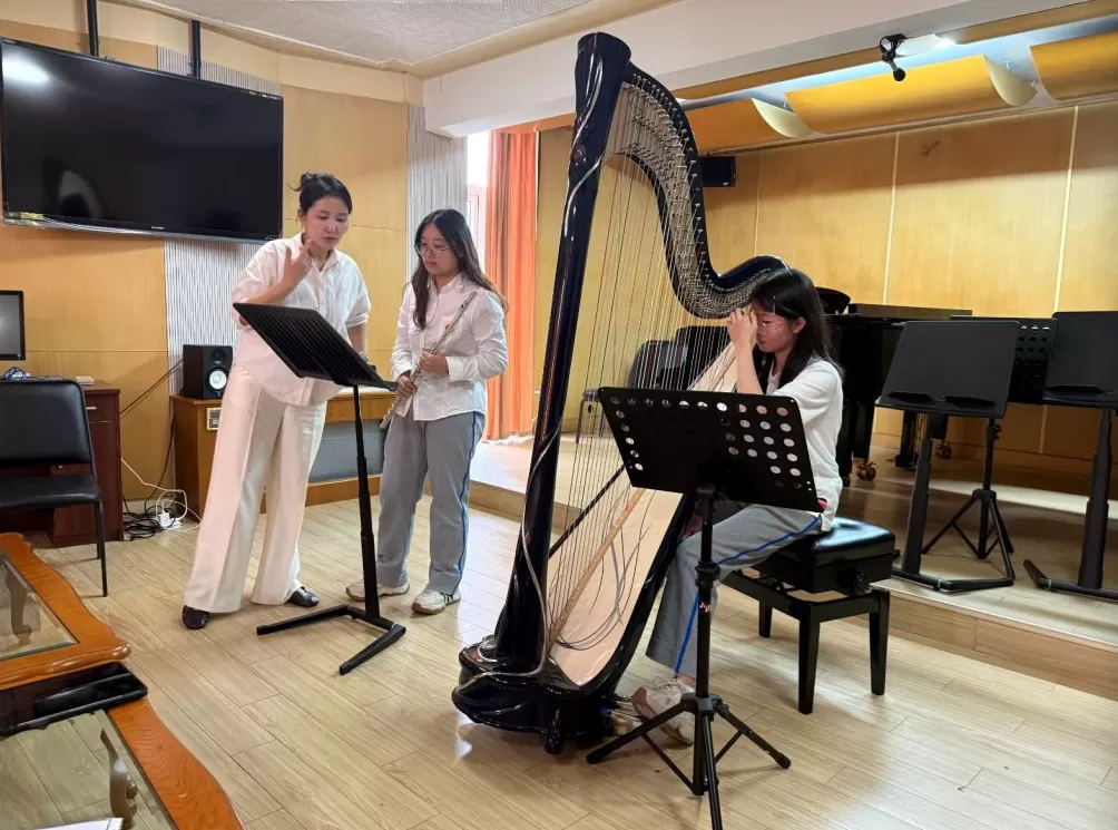 从蒙古和塞尔维亚请演奏家，上音附中推动室内乐教学国际化-第4张图片-