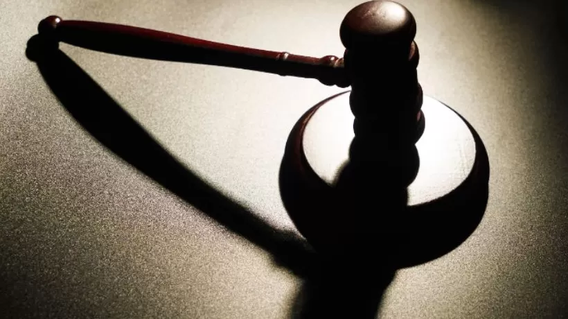 临聘人员为“挣面子”偷拍军事装备发家庭群，因泄密被判刑5年-第1张图片-