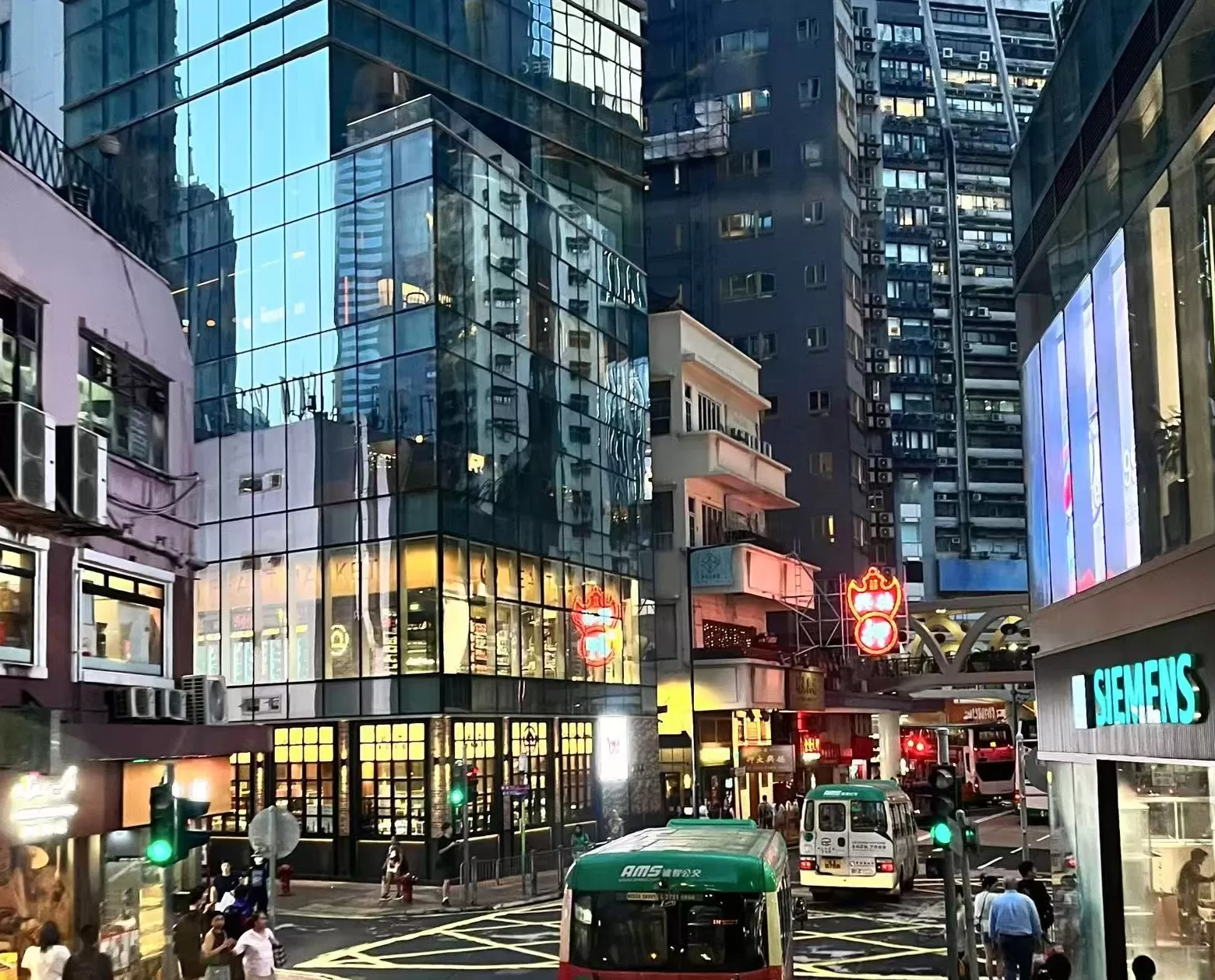 阿里斥资72亿港元在铜锣湾买楼，香港写字楼迎来“抄底”时机？-第3张图片-