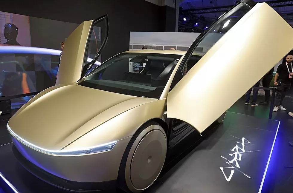 马斯克：明年一季度推第三代人形机器人，二季度Cyber​​cab投产-第1张图片-