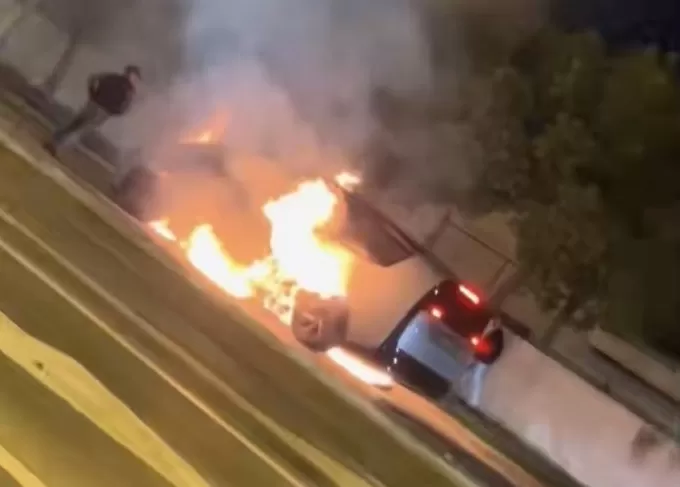 理想汽车回应MEGA起火事故：车门顺利打开，车内人员均安全离车-第1张图片-