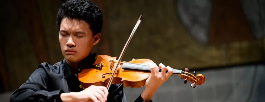 17岁章奥哲在帕格尼尼小提琴赛夺冠，他是上音附中学生-第2张图片-