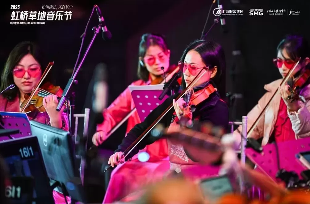 虹桥草地音乐节首日收官，芭比主题交响引全场共鸣-第3张图片-