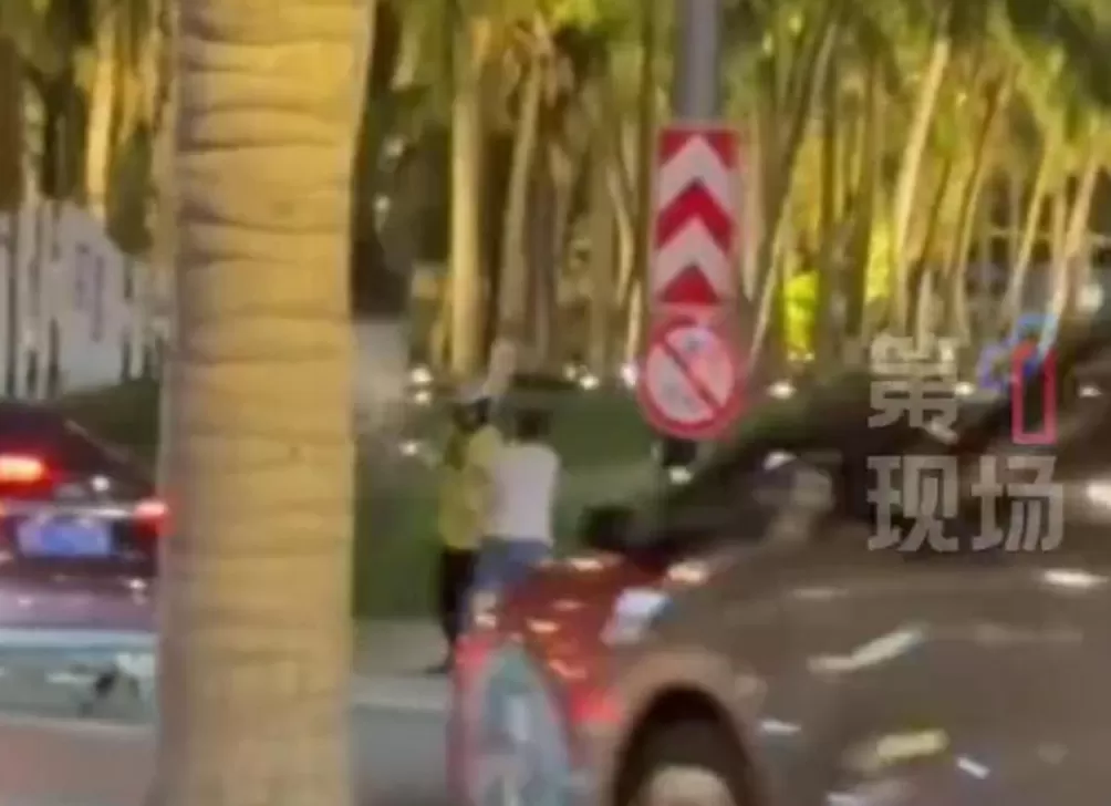 交警疑处理交通事故时被男子殴打，交警随后报警，警方回应-第1张图片-