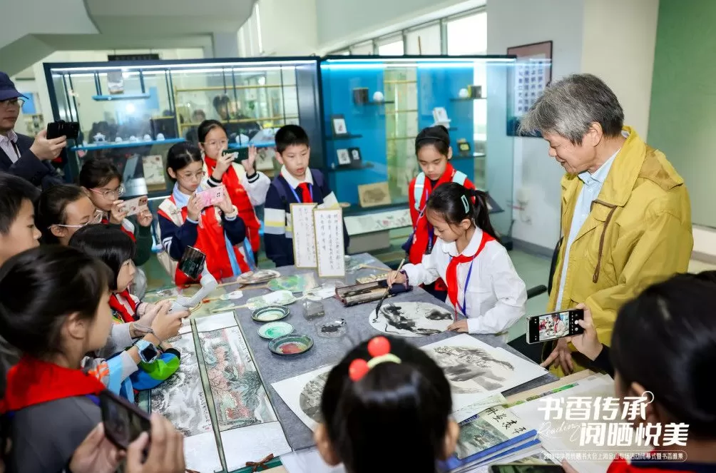 图书馆化身立体式古籍文化体验馆,这场晒书大会走过春夏秋-第5张图片- 图书馆化身立体式古籍文化体验馆,这场晒书大会走过春夏秋-第5张图片-