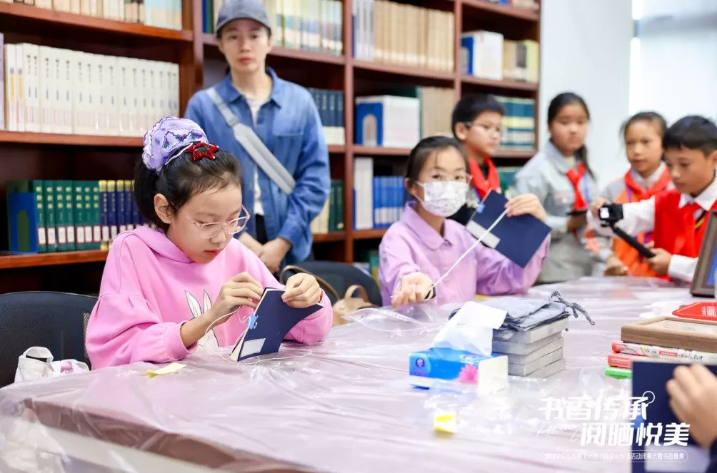 图书馆化身立体式古籍文化体验馆,这场晒书大会走过春夏秋-第6张图片- 图书馆化身立体式古籍文化体验馆,这场晒书大会走过春夏秋-第6张图片-