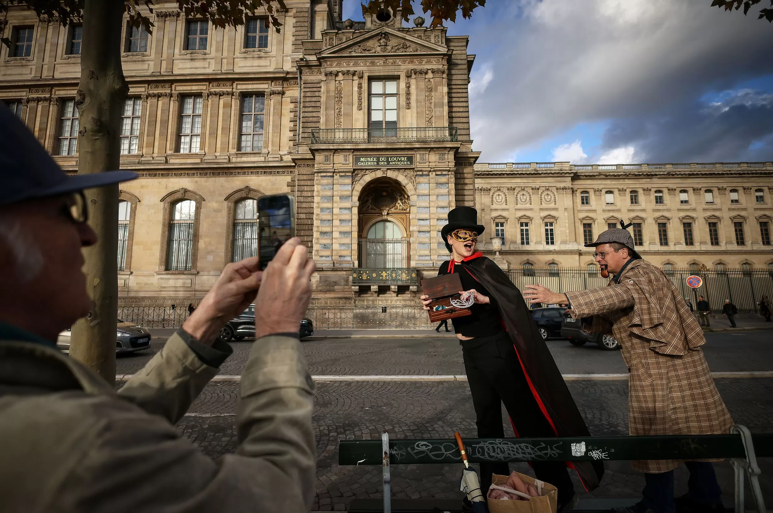 遗落物品留下了DNA痕迹，卢浮宫劫案嫌疑人已被捕-第1张图片-