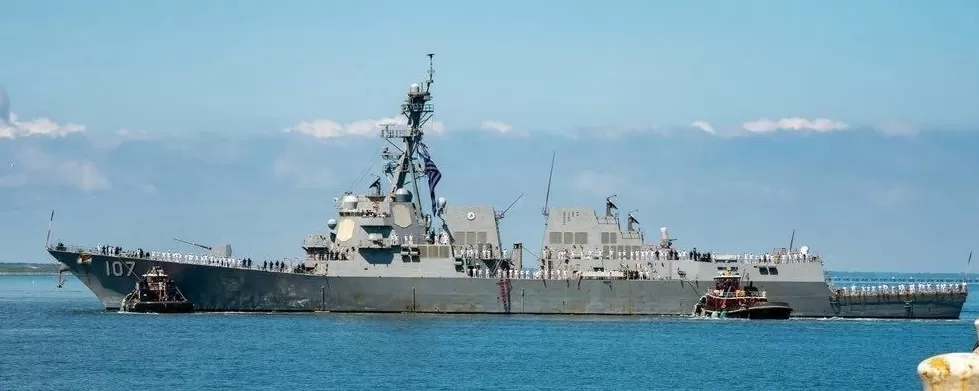 美国导弹驱逐舰抵达特多逼近委内瑞拉-第1张图片-