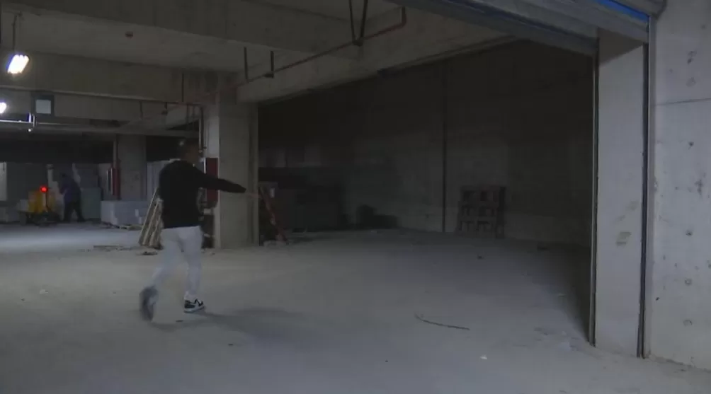 钱去哪儿了？商铺成了停车场，交钱容易退款难！-第1张图片-