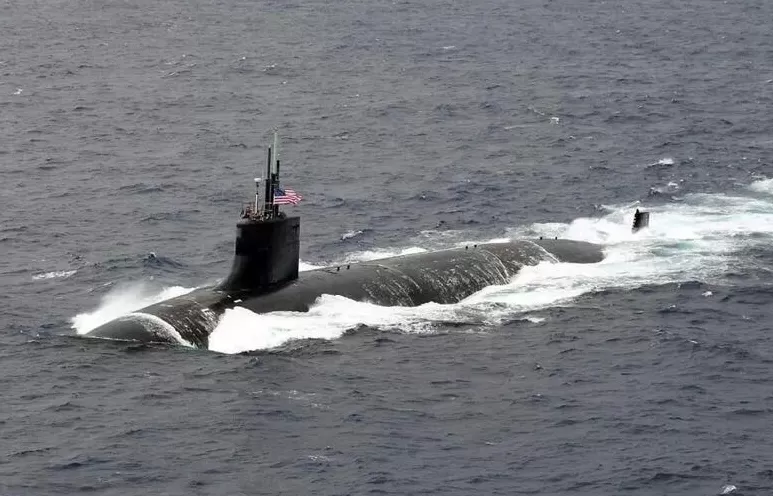 两架美军军机相继坠入南海之际,美军终于由某富翁捐助发饷-第4张图片- 两架美军军机相继坠入南海之际,美军终于由某富翁捐助发饷-第4张图片-