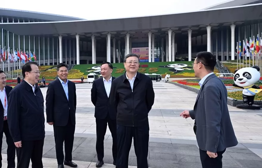 全力确保进博会常办常新、越办越好!陈吉宁龚正检查服务保障和办展办会工作-第2张图片- 全力确保进博会常办常新、越办越好!陈吉宁龚正检查服务保障和办展办会工作-第2张图片-