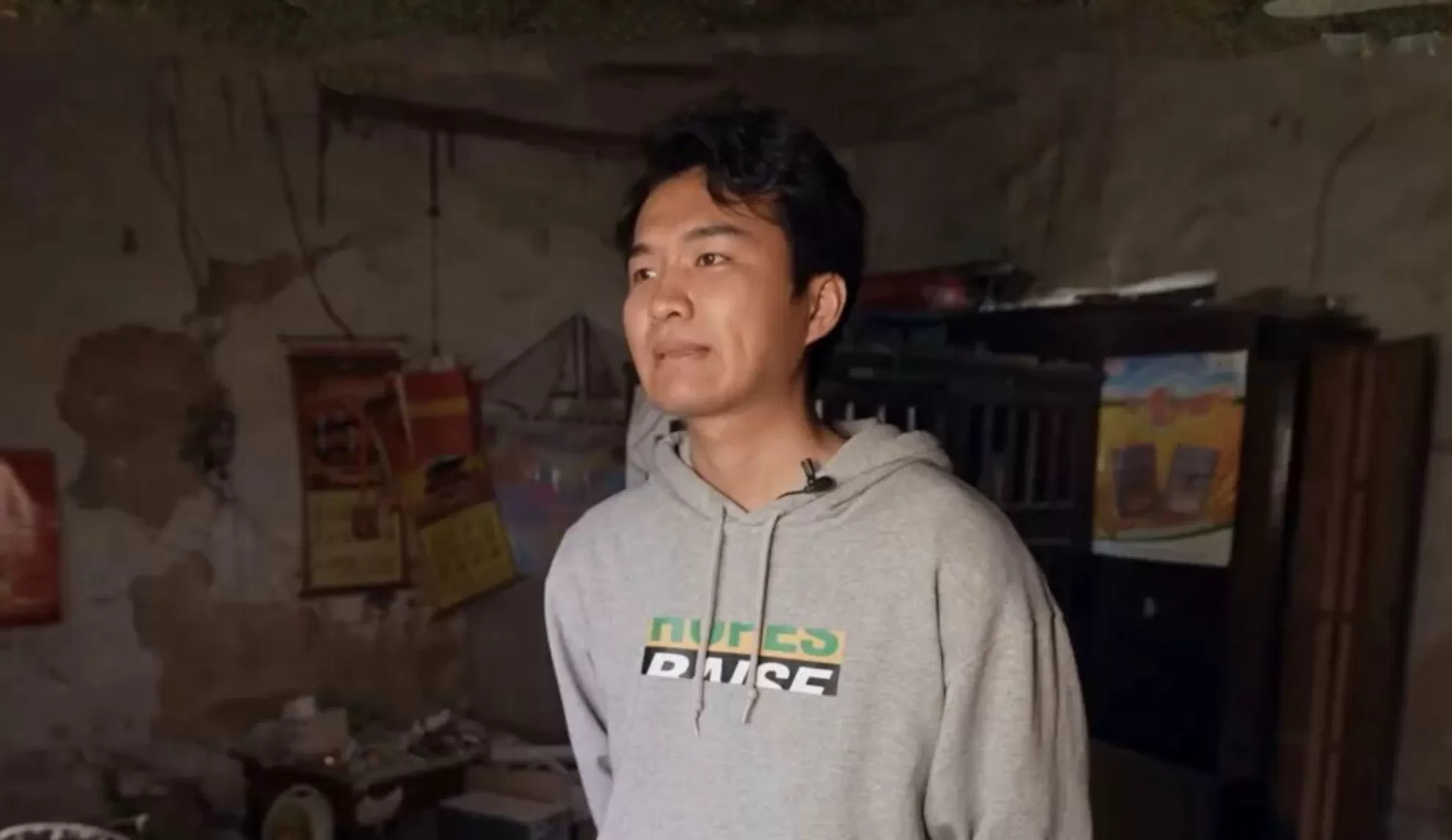 小四爷:破房子里长出的幽默|进击的脱口秀演员⑧-第5张图片- 小四爷:破房子里长出的幽默|进击的脱口秀演员⑧-第5张图片-