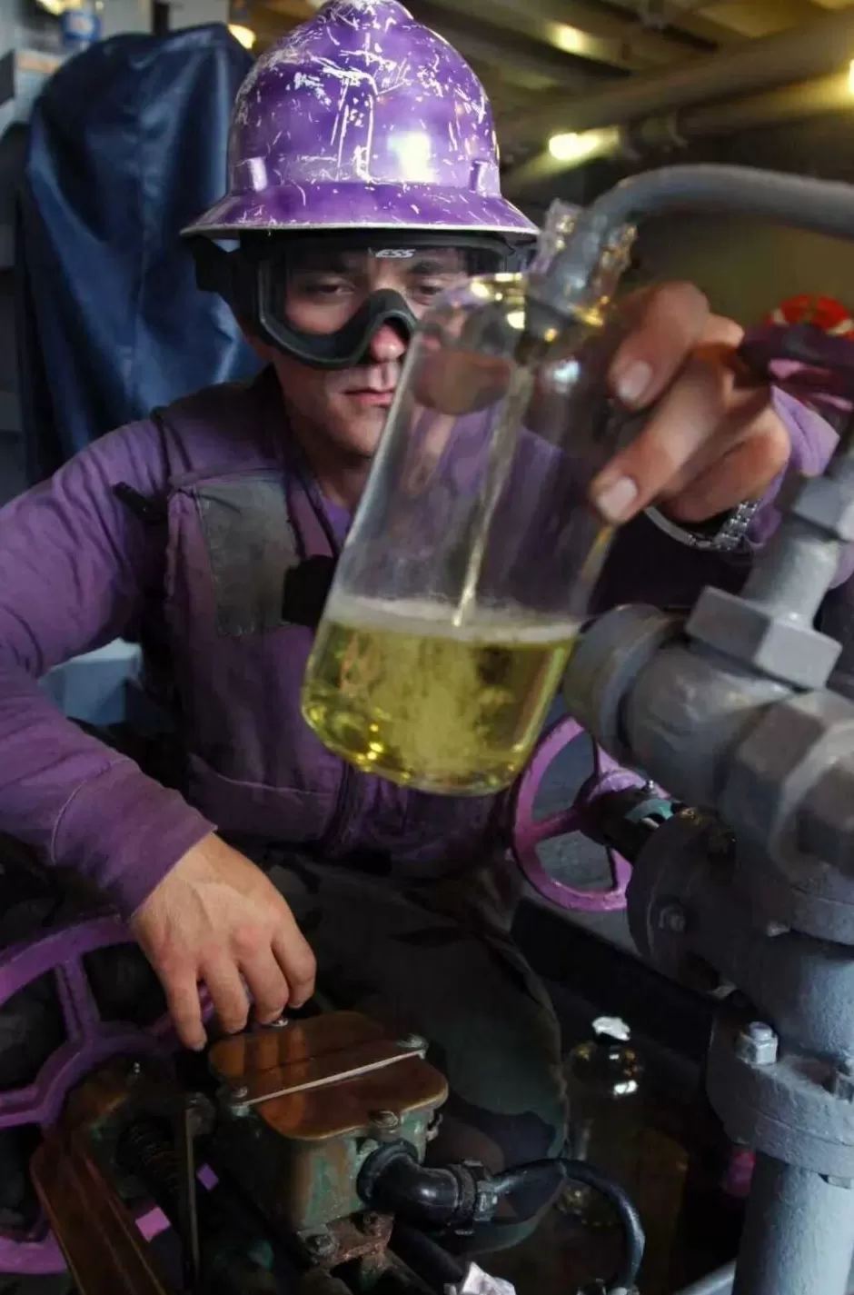 美航母摔飞机是“电磁攻击”?中国军号回应:你评书听多了-第3张图片- 美航母摔飞机是“电磁攻击”?中国军号回应:你评书听多了-第3张图片-