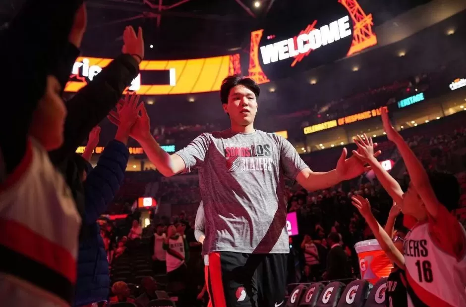 杨瀚森8分钟1分1板：成长很痛，但NBA不会为谁等待-第7张图片-