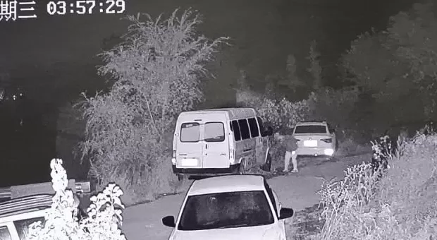 北京一男子凌晨扎坏8车15条轮胎，自称因琐事心烦扎胎泄愤，警方通报-第2张图片-
