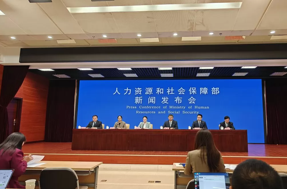 今年9月全国城镇调查失业率5.2%，较8月下降0.1%-第1张图片-