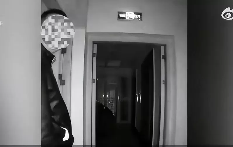 陌生男子深夜多次试开家门，独居女子：监控拍到4次，3次切断电源！警方介入-第1张图片-