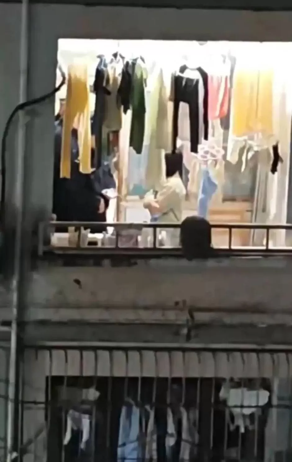 三峡大学留学生夜闯女生宿舍猥亵被刑拘开除,律师:或被驱逐出境-第1张图片- 三峡大学留学生夜闯女生宿舍猥亵被刑拘开除,律师:或被驱逐出境-第1张图片-