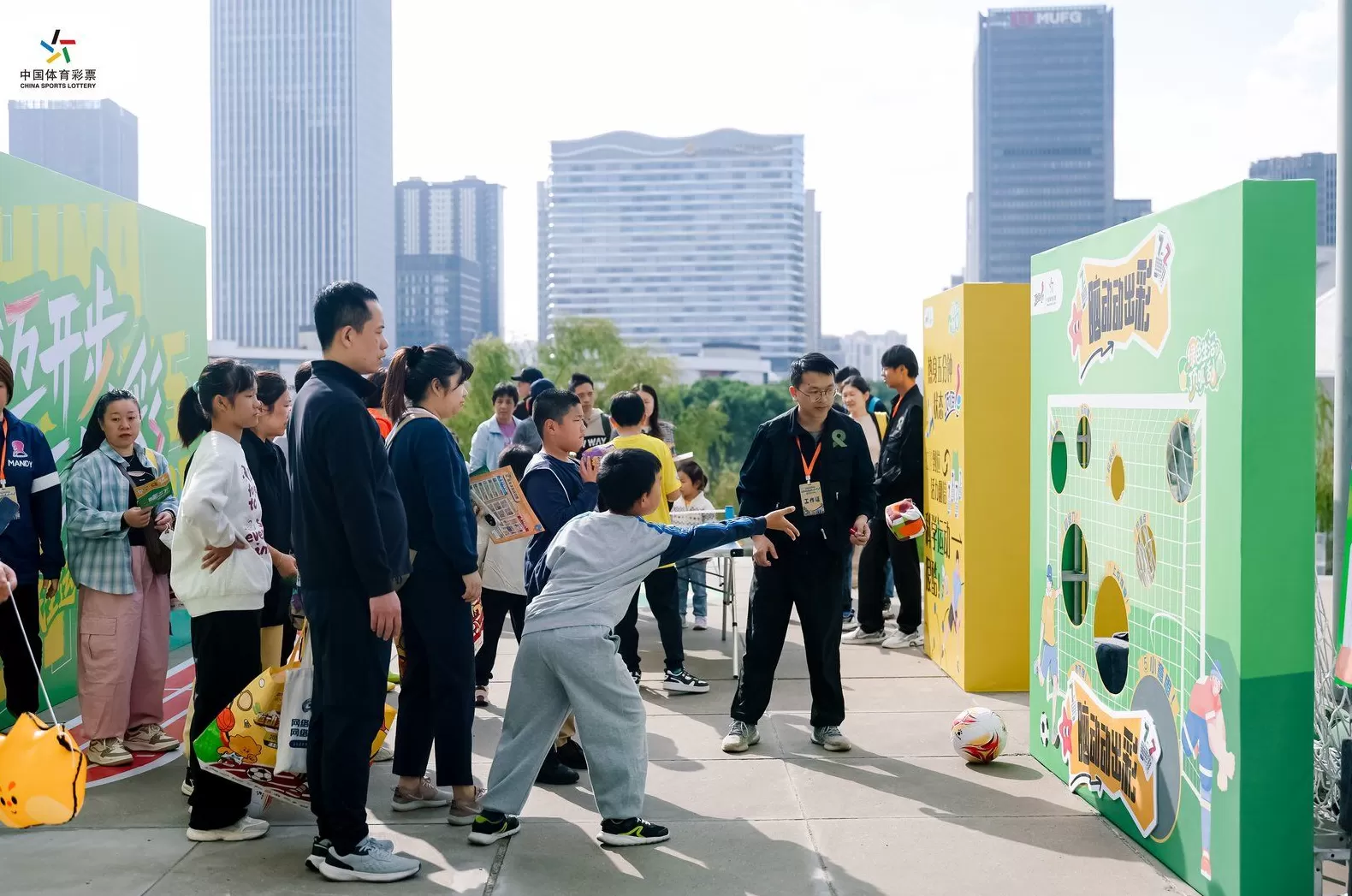 上海体彩亮相2025年上海市青少年运动生活嘉年华-第6张图片- 上海体彩亮相2025年上海市青少年运动生活嘉年华-第6张图片-