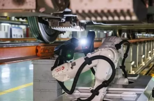 粤东腾飞新引擎|白云站成大湾区核心枢纽动车检修迈入“智能时代”-第4张图片-