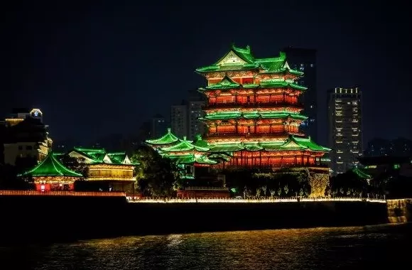 赣江潮涌处，千年豫章新：千年文脉浸润下英雄城的时代答卷-第1张图片-