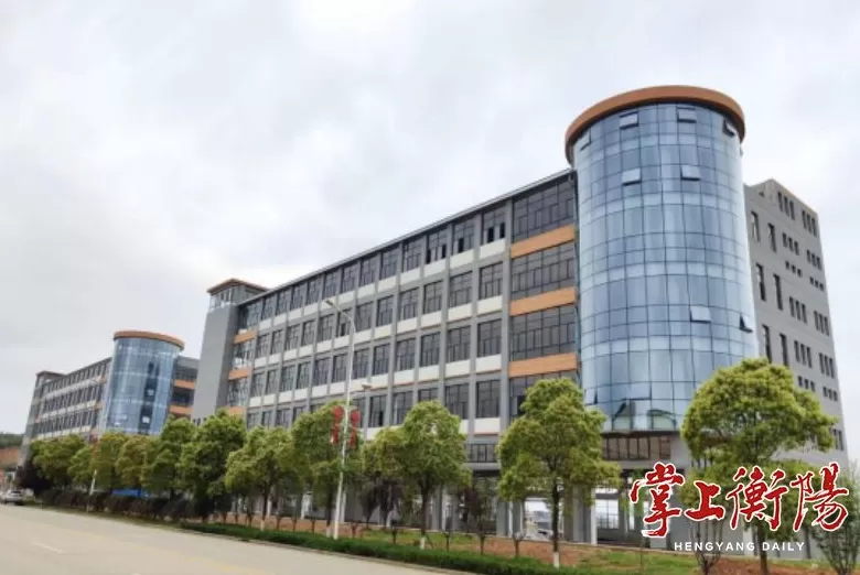 马上评|“童车小镇”翻车:硬上,只会留下硬伤-第1张图片- 马上评|“童车小镇”翻车:硬上,只会留下硬伤-第1张图片-