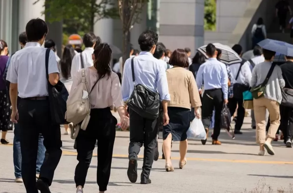 各省普涨最低工资,能让打工人的日子更宽裕么?-第1张图片- 各省普涨最低工资,能让打工人的日子更宽裕么?-第1张图片-