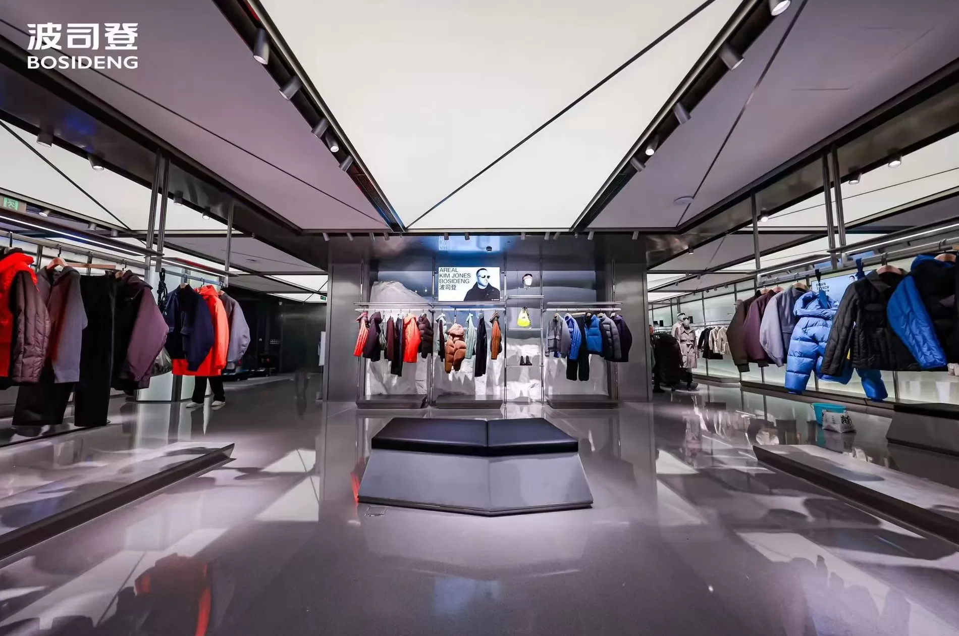 Miu Miu揭幕全国首家香水限时店,波司登Kim Jones合作款线下首发|是日美好事物-第1张图片- Miu Miu揭幕全国首家香水限时店,波司登Kim Jones合作款线下首发|是日美好事物-第1张图片-