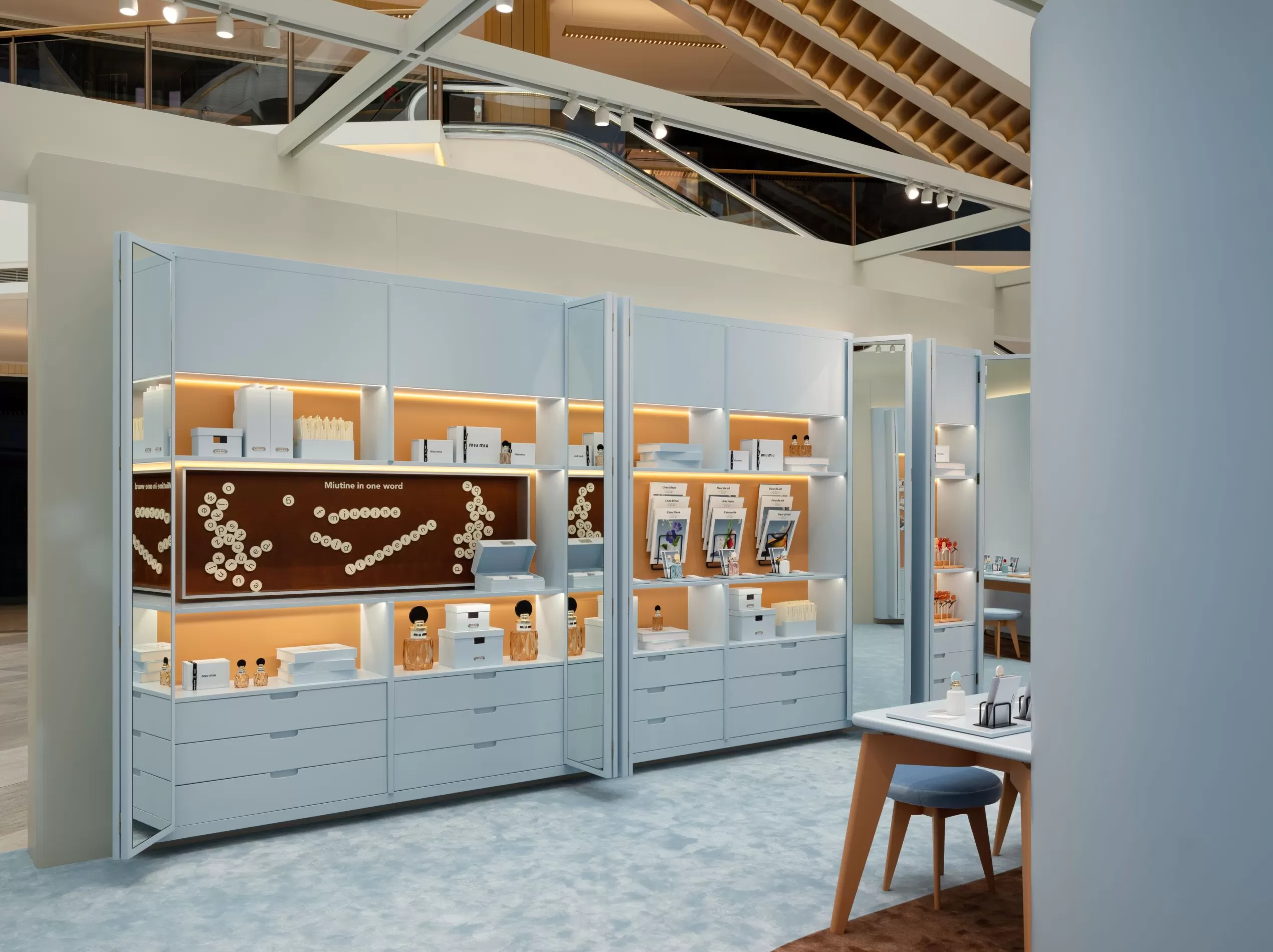 Miu Miu揭幕全国首家香水限时店,波司登Kim Jones合作款线下首发|是日美好事物-第16张图片- Miu Miu揭幕全国首家香水限时店,波司登Kim Jones合作款线下首发|是日美好事物-第16张图片-