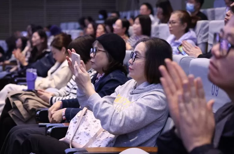 上海如何延续“实验”精神,避免“离谱”的创新?他们的观点在文化讲坛激荡-第6张图片- 上海如何延续“实验”精神,避免“离谱”的创新?他们的观点在文化讲坛激荡-第6张图片-