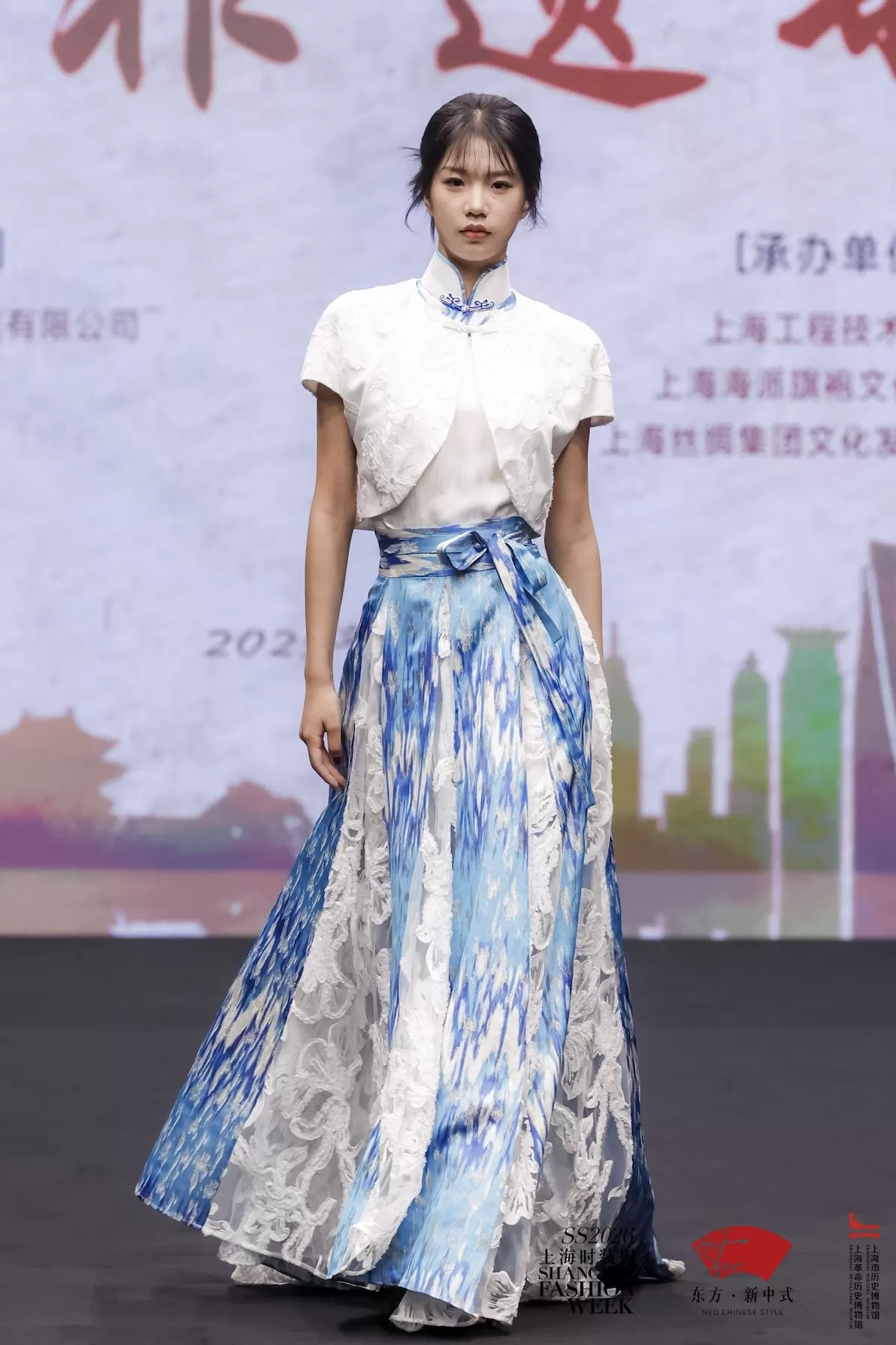 沪喀同心|艾德莱斯的“双重新生”-第2张图片- 沪喀同心|艾德莱斯的“双重新生”-第2张图片-