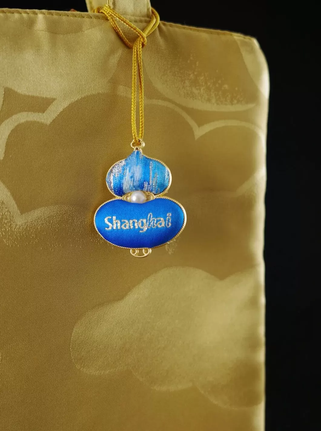 沪喀同心|艾德莱斯的“双重新生”-第5张图片- 沪喀同心|艾德莱斯的“双重新生”-第5张图片-