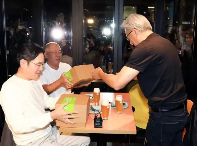 黄仁勋一顿炸鸡,韩国“鸡肉股”爆了-第4张图片- 黄仁勋一顿炸鸡,韩国“鸡肉股”爆了-第4张图片-