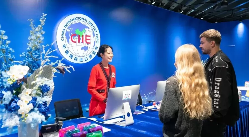 进博会参展商、参会物资陆续抵沪,上海机场启用3处专用服务中心-第1张图片- 进博会参展商、参会物资陆续抵沪,上海机场启用3处专用服务中心-第1张图片-