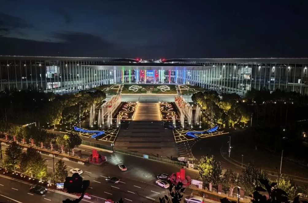 进博会参展商、参会物资陆续抵沪,上海机场启用3处专用服务中心-第3张图片- 进博会参展商、参会物资陆续抵沪,上海机场启用3处专用服务中心-第3张图片-