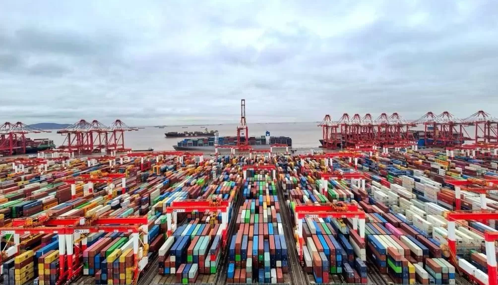 174338标准箱!上海港昼夜集装箱吞吐量再破纪录-第1张图片- 174338标准箱!上海港昼夜集装箱吞吐量再破纪录-第1张图片-