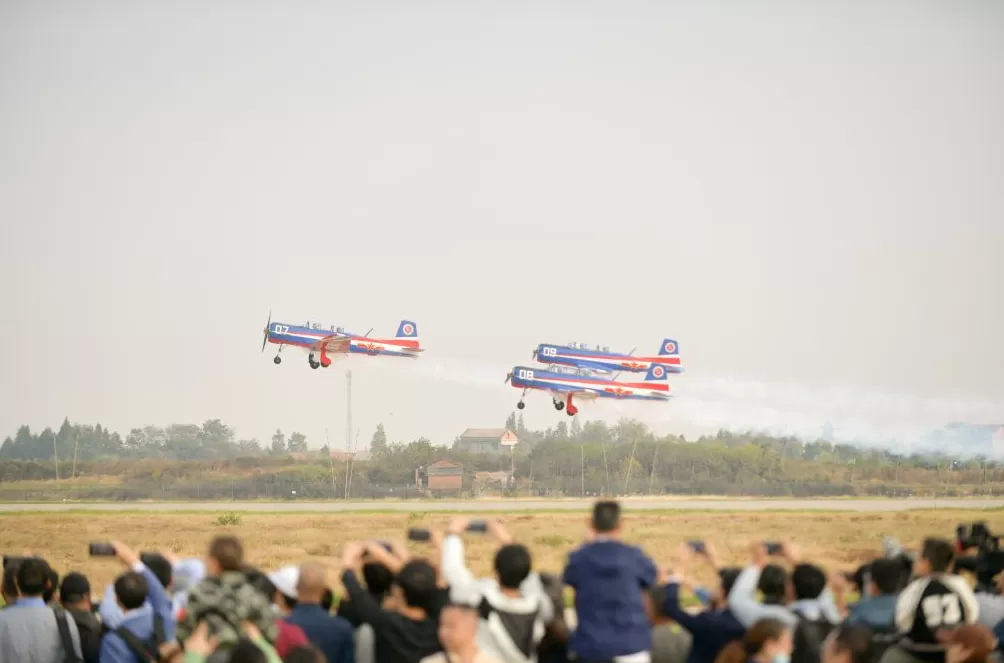 2025南昌飞行大会开幕，首次迎来军机飞行表演队-第2张图片-