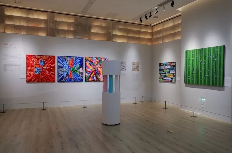 一针一线间,看中韩服饰艺术的传统和现在-第2张图片- 一针一线间,看中韩服饰艺术的传统和现在-第2张图片-