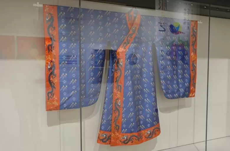 一针一线间,看中韩服饰艺术的传统和现在-第4张图片- 一针一线间,看中韩服饰艺术的传统和现在-第4张图片-