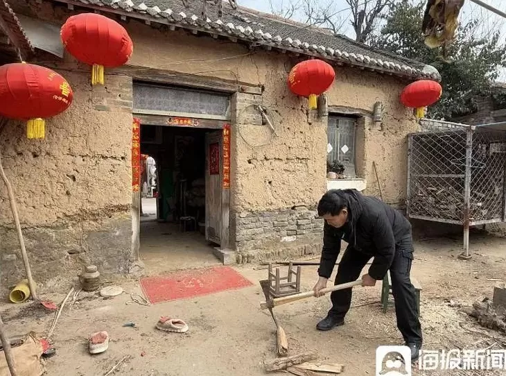 “大衣哥”朱之文回应热度下降:现在没人踹门了,不愁吃穿-第7张图片- “大衣哥”朱之文回应热度下降:现在没人踹门了,不愁吃穿-第7张图片-