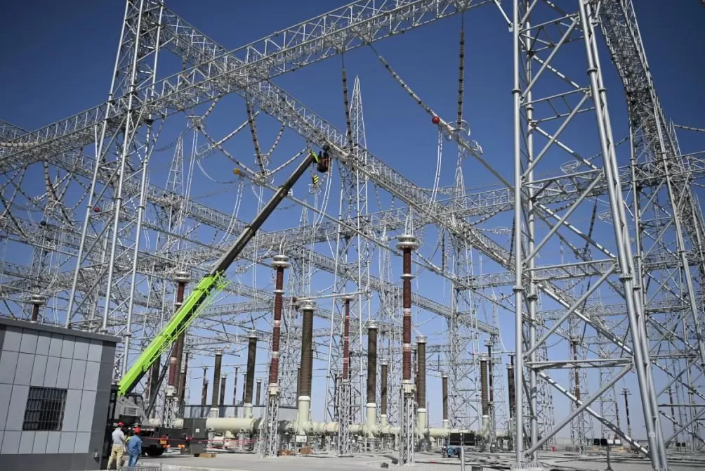 我国最大750千伏超高压环网工程投运15年攻坚筑就南疆能源“动脉”-第4张图片-