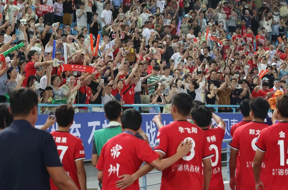 当足球不只关乎胜负,苏超这一年,有输赢更有温情-第5张图片- 当足球不只关乎胜负,苏超这一年,有输赢更有温情-第5张图片-