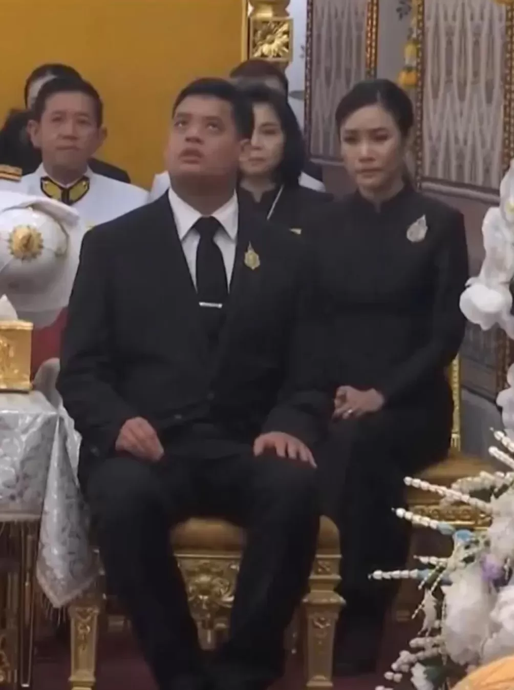 泰贵妃诗妮娜强势复出？王太后葬礼稳坐准太子身边，辅佐其多年要与王后斗到底？-第1张图片-