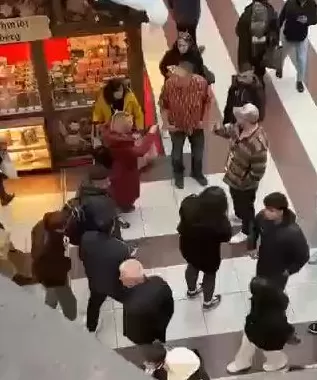 德国法兰克福一购物中心传出巨响,疑似发生枪击事件-第1张图片- 德国法兰克福一购物中心传出巨响,疑似发生枪击事件-第1张图片-