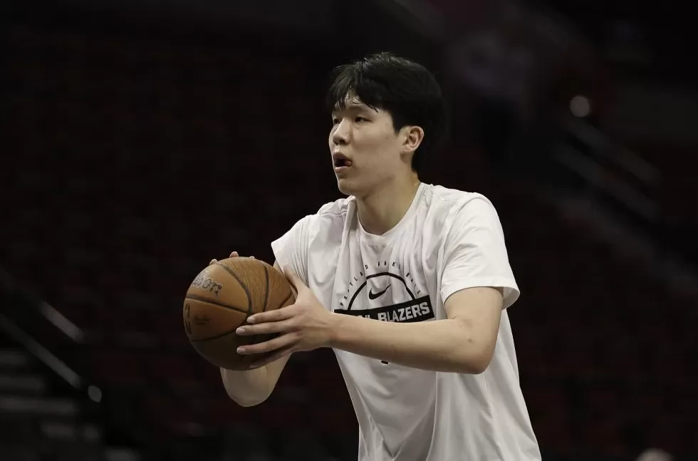 开拓者官宣下放杨瀚森到发展联盟！进行例行训练战湖人将回归-第2张图片-