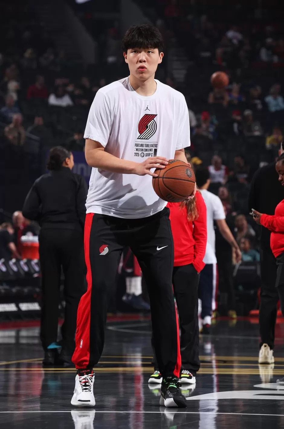 开拓者官宣下放杨瀚森到发展联盟！进行例行训练战湖人将回归-第3张图片-