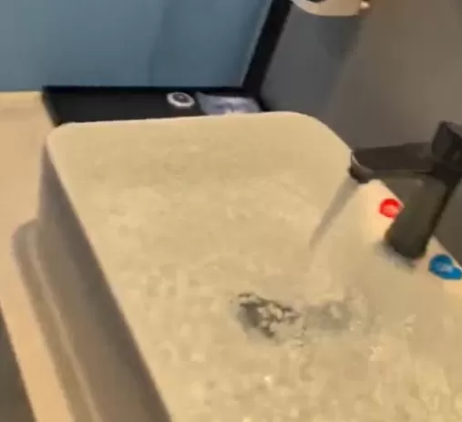 女子108元网上预订酒店,入住半小时要求退房遭拒,一顿操作结果倒赔3万元-第1张图片- 女子108元网上预订酒店,入住半小时要求退房遭拒,一顿操作结果倒赔3万元-第1张图片-